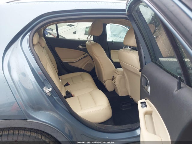 WDCTG4GB1FJ102265 Mercedes-Benz Gla 250 4matic
