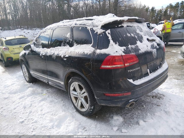 2014 VOLKSWAGEN TOUAREG WVGDP9BP2ED002422 Photo 2