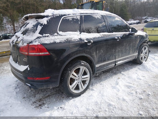 2014 VOLKSWAGEN TOUAREG WVGDP9BP2ED002422 Photo 3