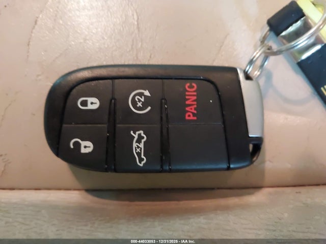 Chrysler 200 C 2015 1C3CCCCB6FN714380 Image 11