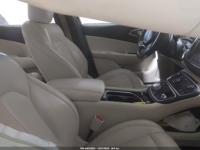 Chrysler 200 C 2015 1C3CCCCB6FN714380 Image 5