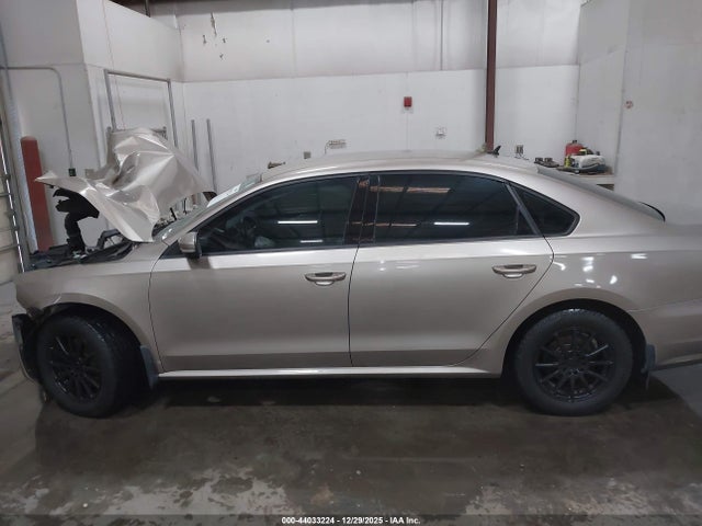 1VWAS7A36FC062653 Volkswagen Passat 1.8t S