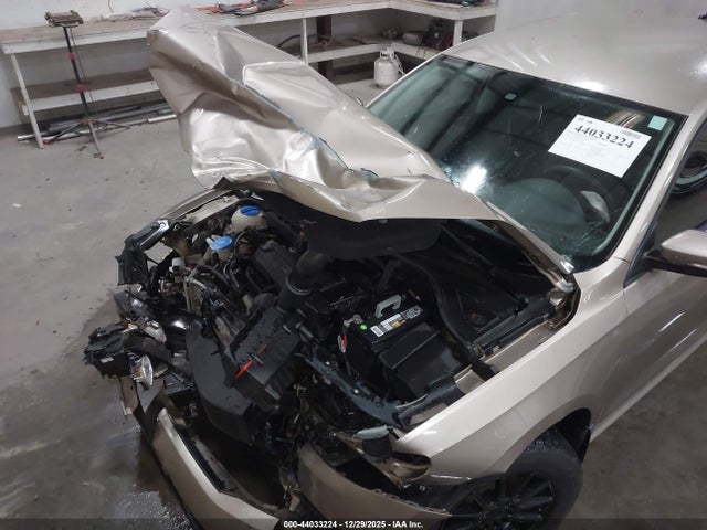 1VWAS7A36FC062653 Volkswagen Passat 1.8t S