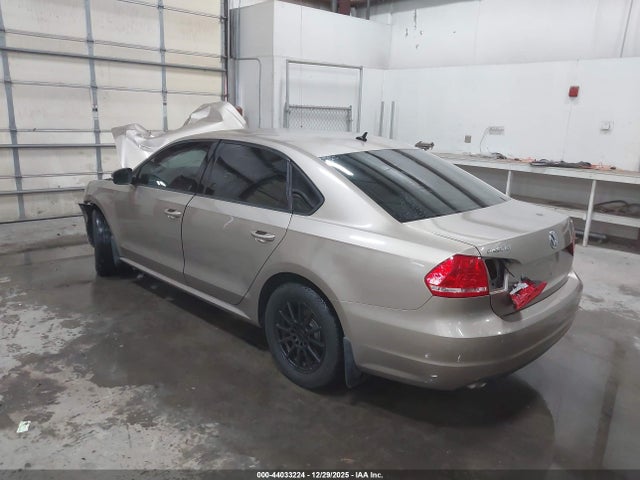1VWAS7A36FC062653 Volkswagen Passat 1.8t S