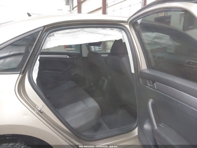 1VWAS7A36FC062653 Volkswagen Passat 1.8t S