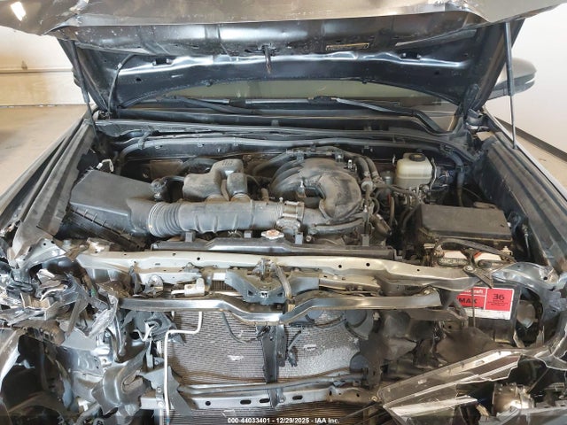 2019 TOYOTA 4RUNNER JTEBU5JR8K5631801 Photo 9