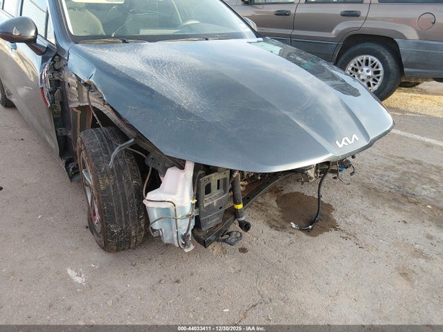 Продажа на аукционе авто 2023 Kia K5 Lxs, vin: 5XXG14J22PG188211, номер лота: 44033411