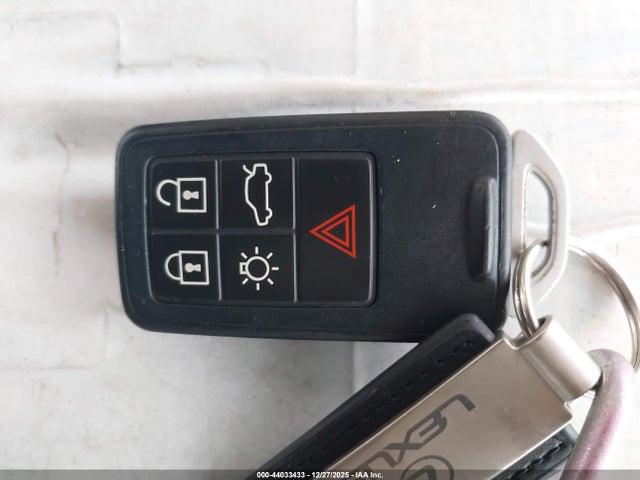 2017 VOLVO V60 YV149MSS4H1343245 Photo 10