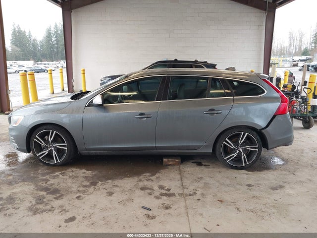 YV149MSS4H1343245 Volvo V60 T6 R-design Platinum