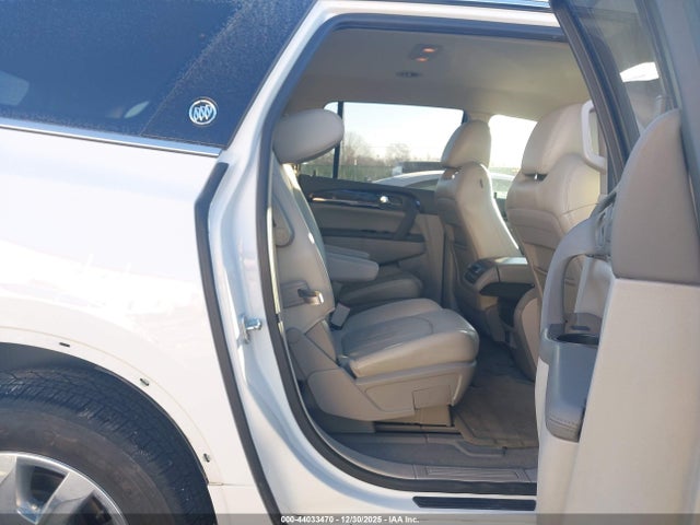 Buick Enclave 2017 5GAKVBKD2HJ346970 Image 8