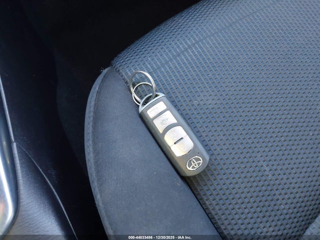 3MYDLBYV6HY176588 Toyota YARIS IA
