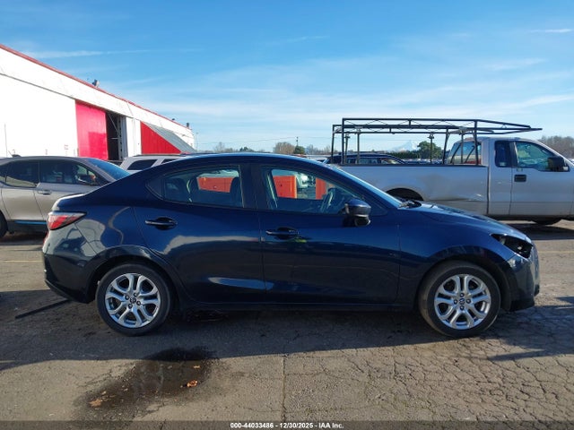 3MYDLBYV6HY176588 Toyota YARIS IA