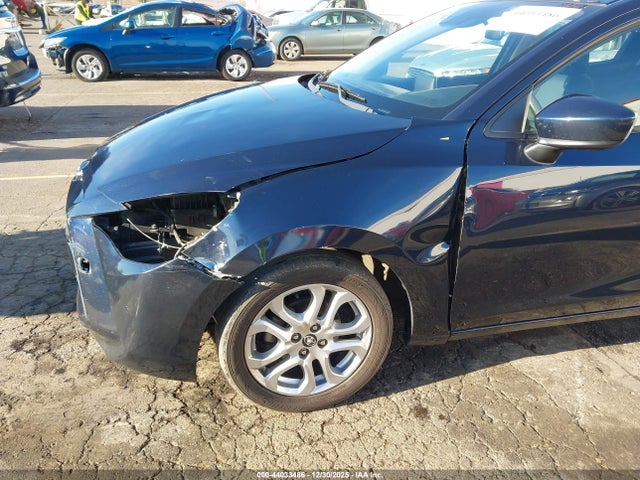 3MYDLBYV6HY176588 Toyota YARIS IA