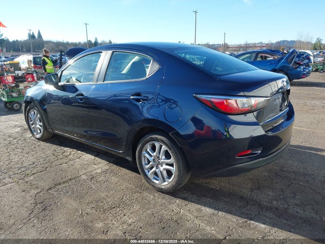 3MYDLBYV6HY176588 Toyota YARIS IA