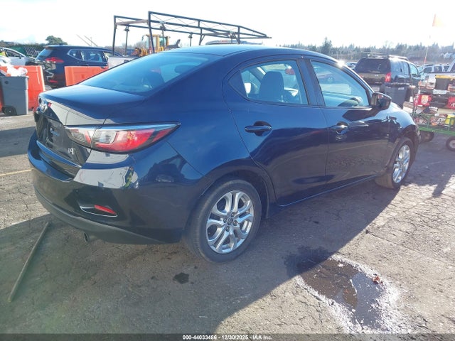 3MYDLBYV6HY176588 Toyota YARIS IA
