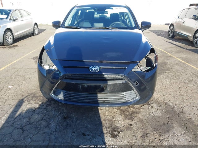 3MYDLBYV6HY176588 Toyota YARIS IA
