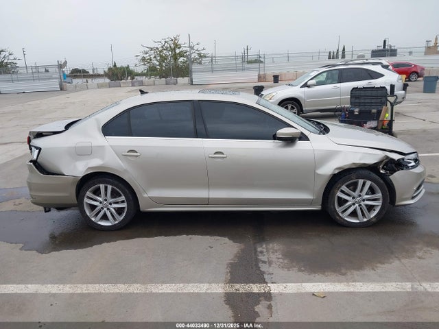 3VWL17AJ8FM313925 Volkswagen Jetta 1.8t Sel