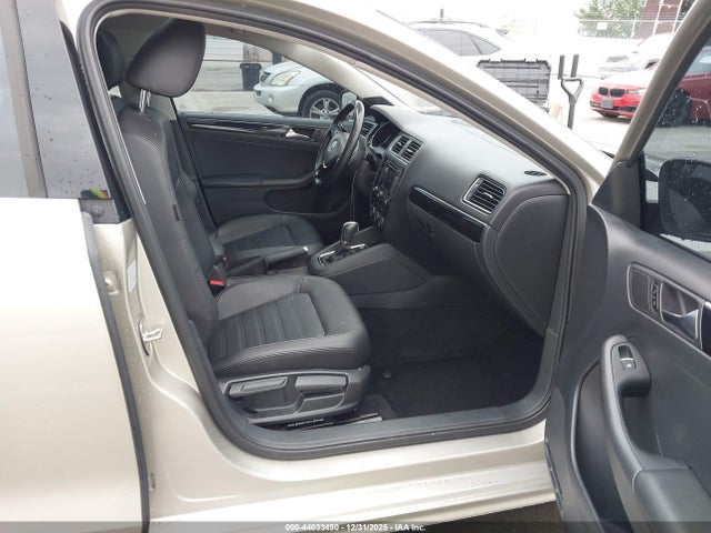 3VWL17AJ8FM313925 Volkswagen Jetta 1.8t Sel