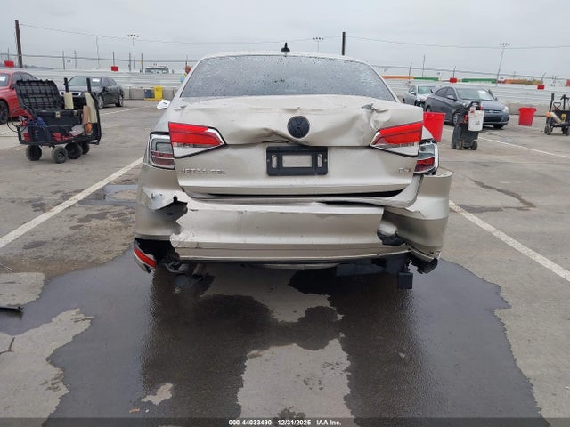 3VWL17AJ8FM313925 Volkswagen Jetta 1.8t Sel