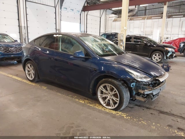 2021 TESLA MODEL Y 5YJYGDEE5MF099836 Photo 0