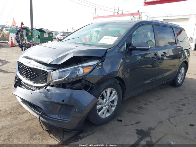 KIA SEDONA LX 2017 KNDMB5C10H6337922 Image 2