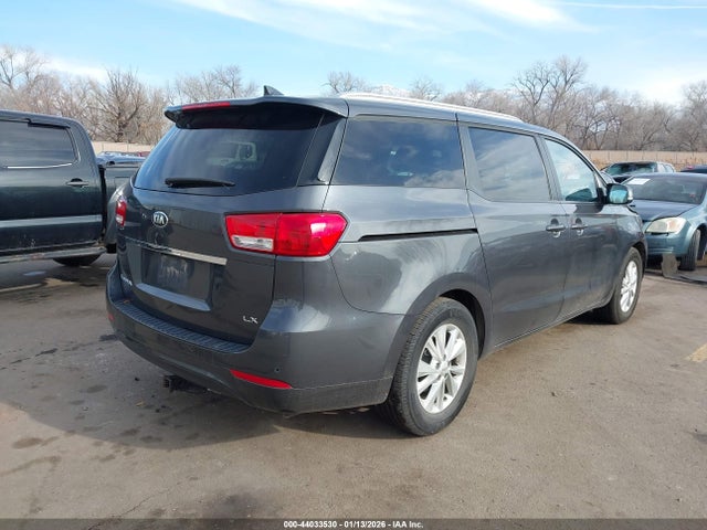 KIA SEDONA LX 2017 KNDMB5C10H6337922 Image 4