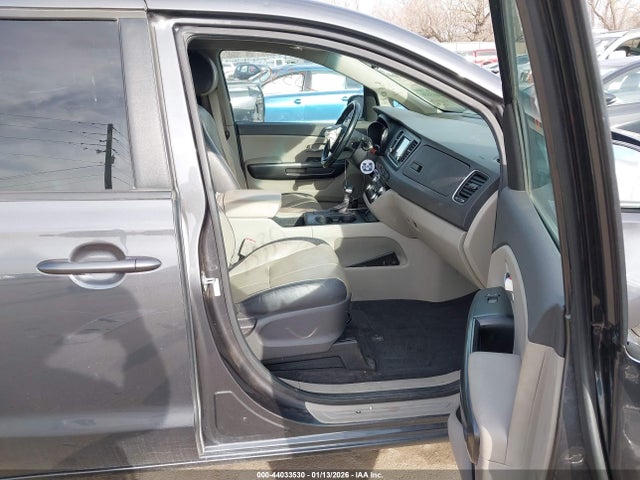 KIA SEDONA LX 2017 KNDMB5C10H6337922 Image 5