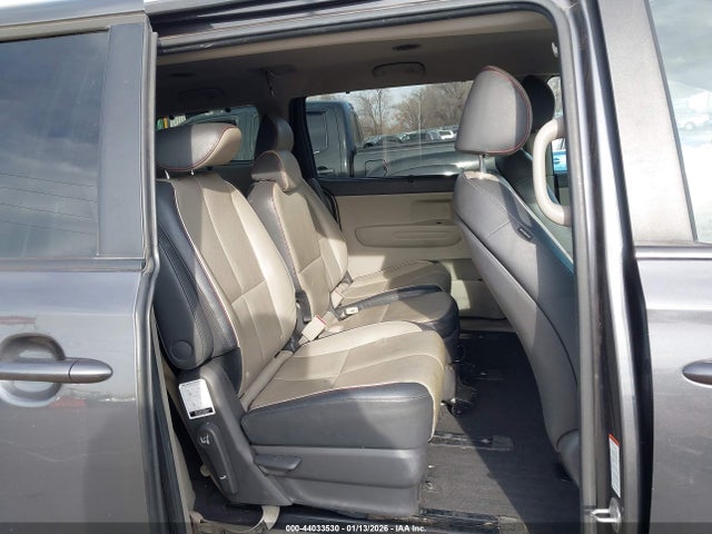KIA SEDONA LX 2017 KNDMB5C10H6337922 Image 8