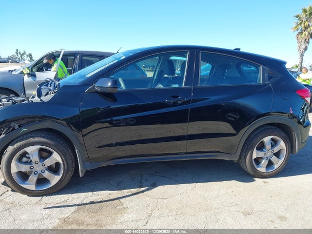 3CZRU6H35NM744835 Honda Hr-v Awd Lx
