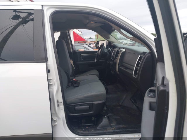 3C6UR5JLXEG217983 RAM 2500 Slt