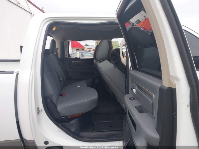 3C6UR5JLXEG217983 RAM 2500 Slt