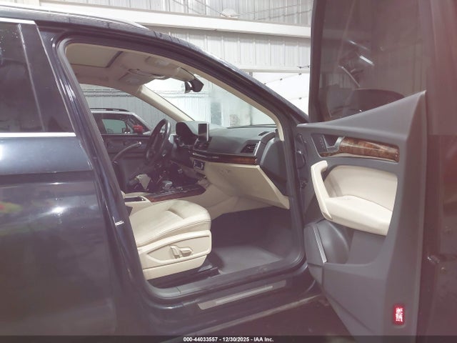 WA1BNAFY3J2128875 Audi Q5 2.0t Premium/2.0t Tech Premium