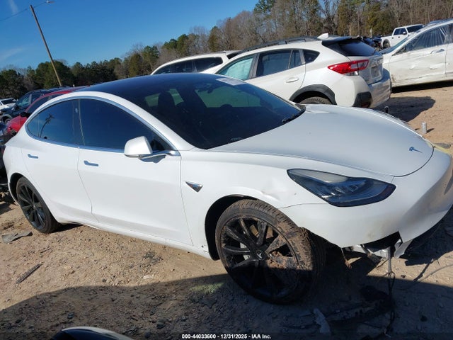 Tesla Model 3 Long Range/mid Range 2018 5YJ3E1EA8JF060181 Image 12
