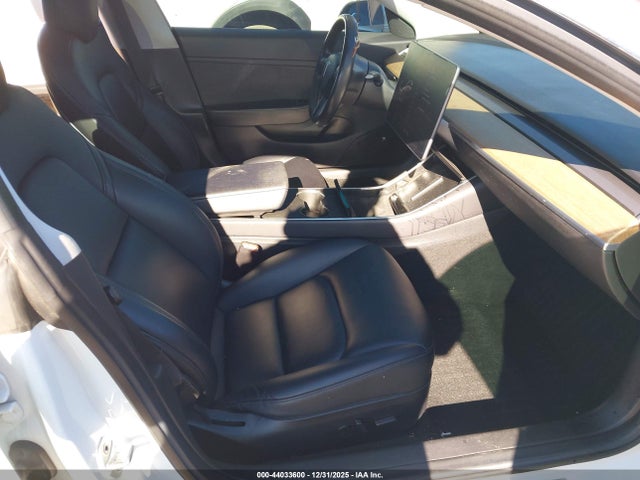 2018 TESLA MODEL 3 5YJ3E1EA8JF060181 Photo 4