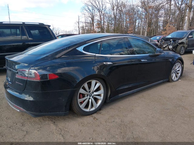 Продажа на аукционе авто 2014 Tesla Model S P85d, vin: 5YJSA1H25EFP64310, номер лота: 44033614