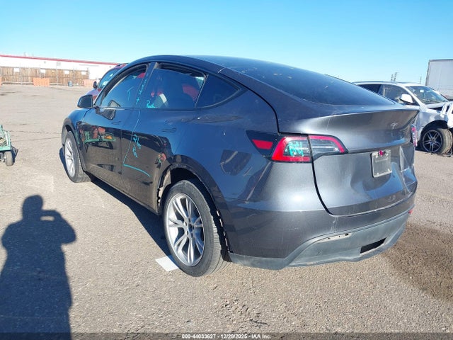 2023 TESLA MODEL Y 7SAYGDEE5PA174538 Photo 2