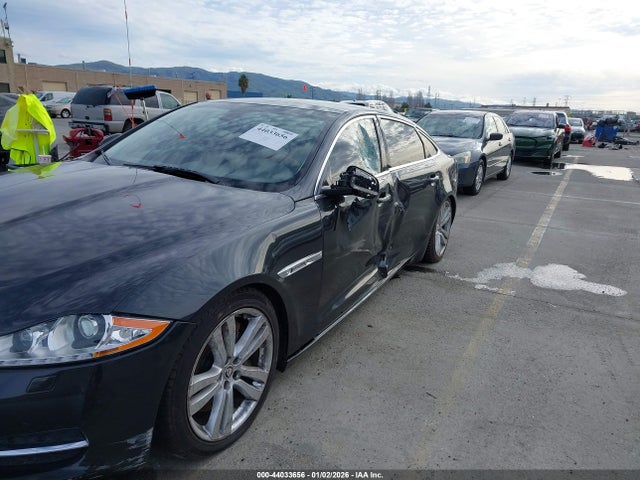 2012 JAGUAR XJ SAJWA2GB0CLV29527 Photo 5