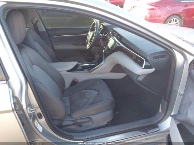 2018 TOYOTA CAMRY 4T1B11HK0JU673426 Photo 4