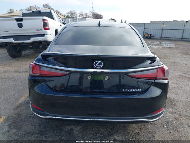 Lexus ES 300H 2020 58AD21B15LU004540 Image 16