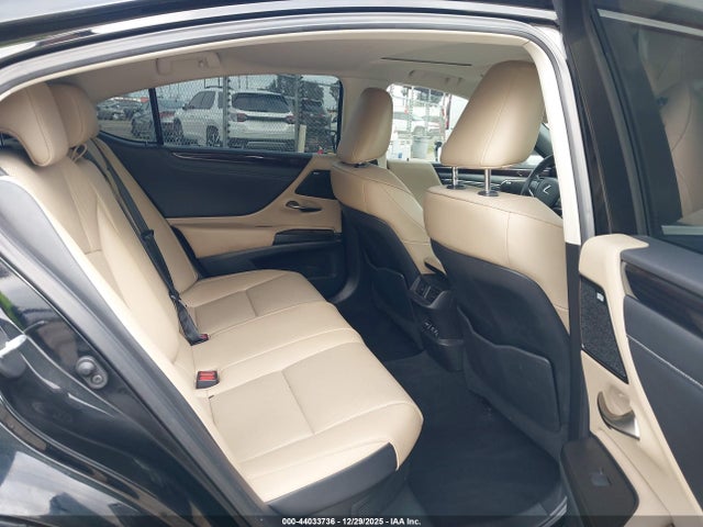 Lexus ES 300H 2020 58AD21B15LU004540 Image 8