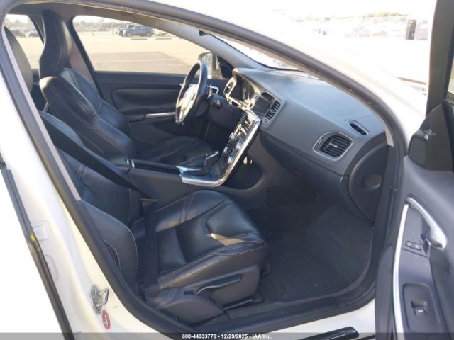 2017 VOLVO S60 YV126MFL8H2425539 Photo 4