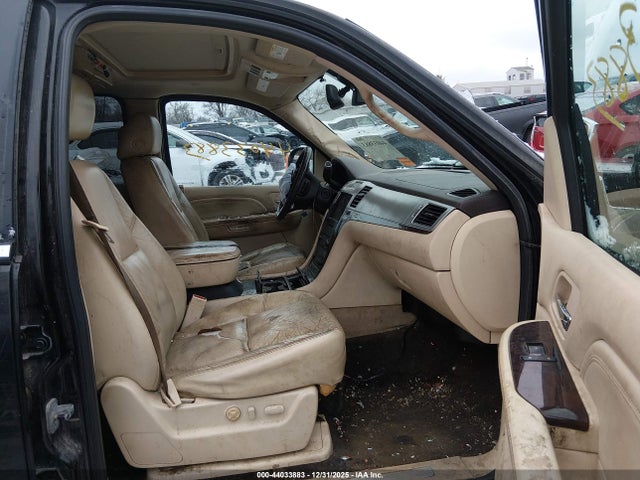 2008 CADILLAC ESCALADE ESV 1GYFK66858R159103 Photo 4