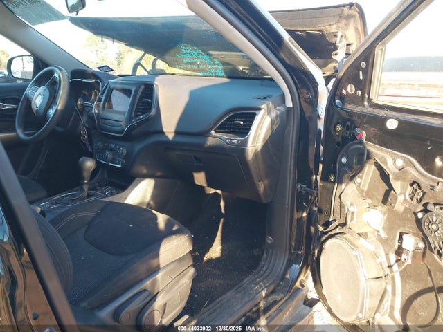 2019 JEEP CHEROKEE 1C4PJLCBXKD419852 Photo 4