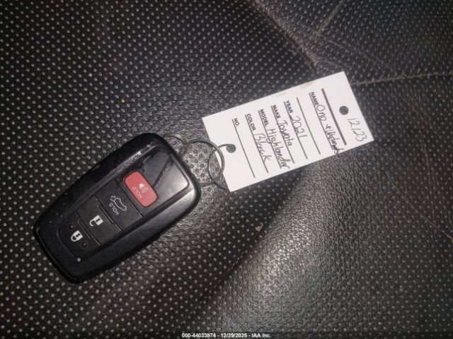 2021 TOYOTA HIGHLANDER 5TDDZRBH5MS544785 Photo 10