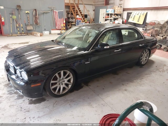 2009 JAGUAR XJ SAJWA79B79SH31633 Photo 1