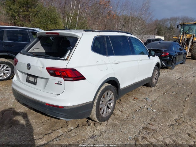 44034180 :رقم المزاد ، 3VV2B7AX5JM002950 vin ، 2018 Volkswagen Tiguan 2.0t Se/2.0t Sel مزاد بيع