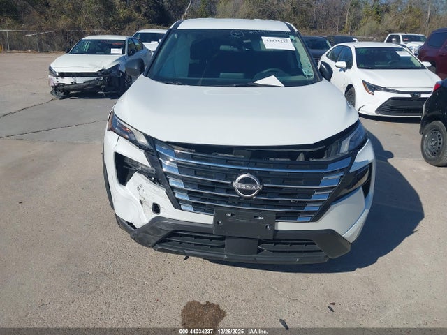 5N1BT3AB6RC746316 Nissan Rogue S Intelligent Awd