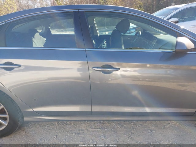 5NPE24AF0JH715018 Hyundai SONATA SE