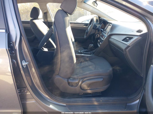 5NPE24AF0JH715018 Hyundai SONATA SE