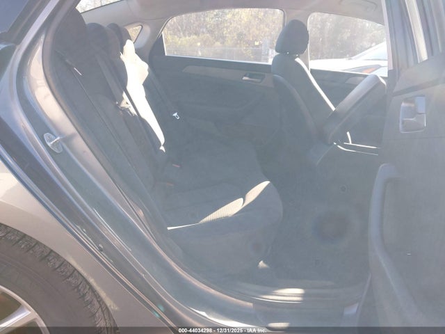 5NPE24AF0JH715018 Hyundai SONATA SE